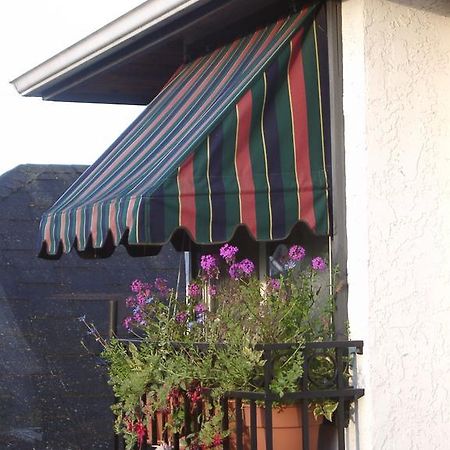 Heathergate Cottage And Suites Victoria Exteriör bild