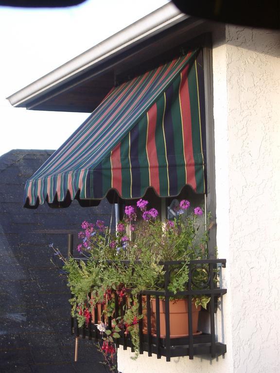 Heathergate Cottage And Suites Victoria Exteriör bild